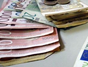 Просечна августовска зарада 45.286 динара