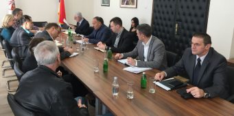 Шарчевић разговарао са представницима синдиката просвете