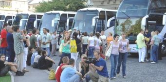 СТРАХ ОД НАПАДА: Родитеље у Србији плаше екскурзије