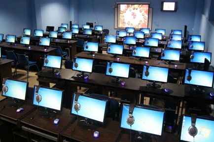 Чак 58 гимназија у Србији жели информатичка одељења